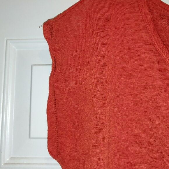 Moa Moa Rst Colored Sleeveless Top With Bow Accents - Picture 3 of 7
